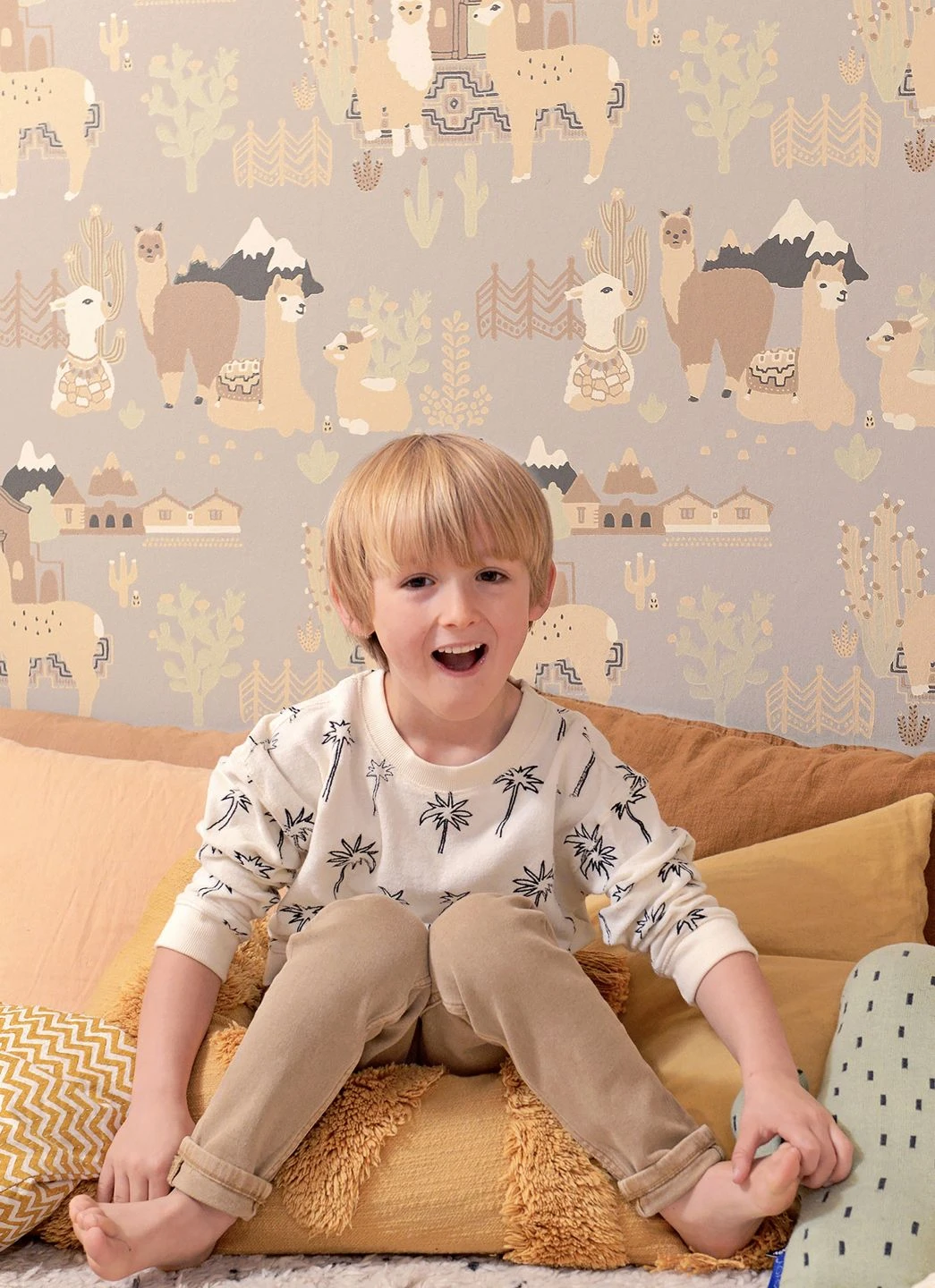 Tapete Lama Village Hellgrau 3 Tapete Lama Village Hellgrau – Bild 3